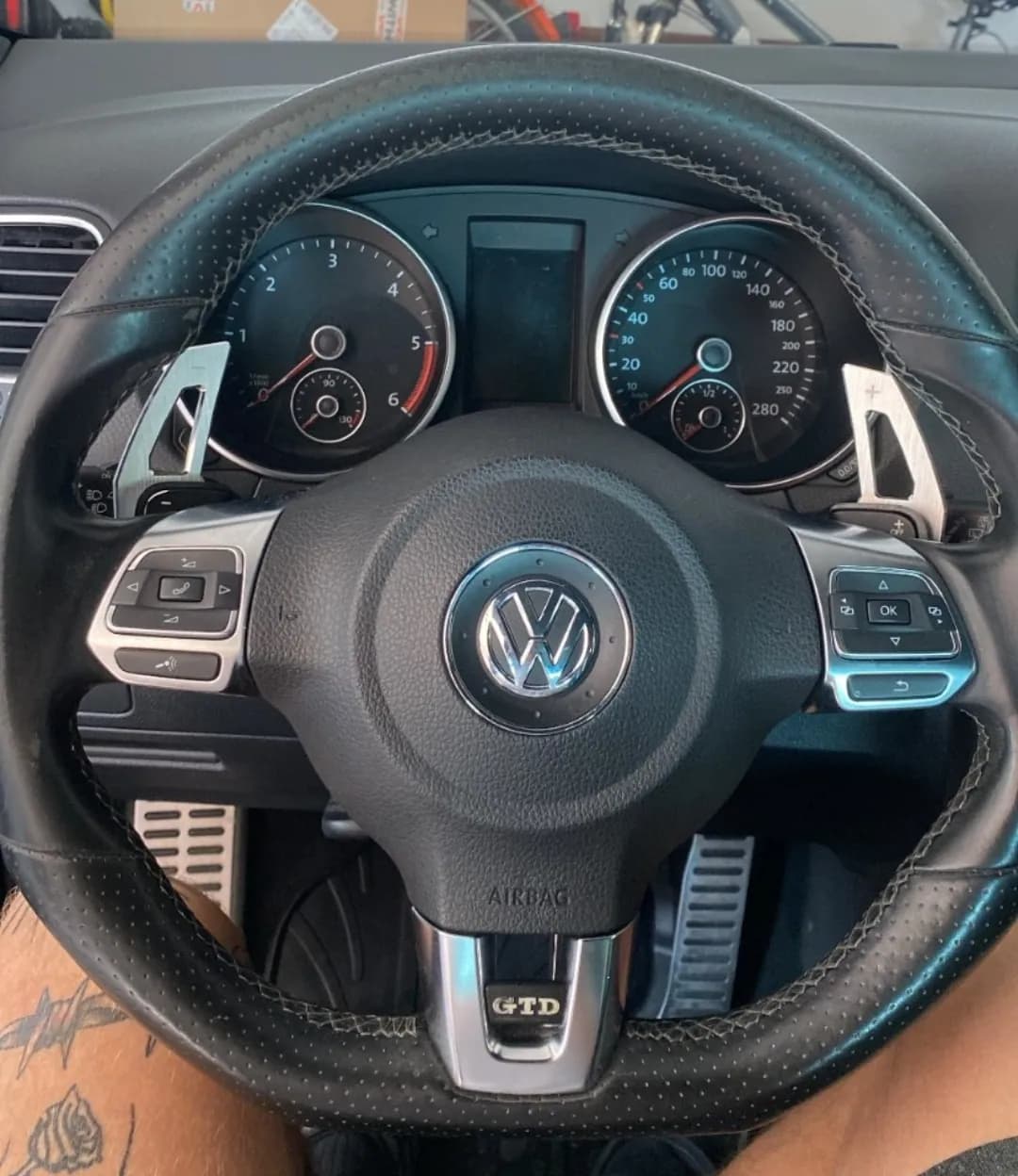 F1 PRESTAVNE ROČICE VW Golf MK5 4