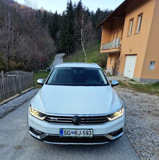 ČRNI EMBLEMI VW Passat B8 5