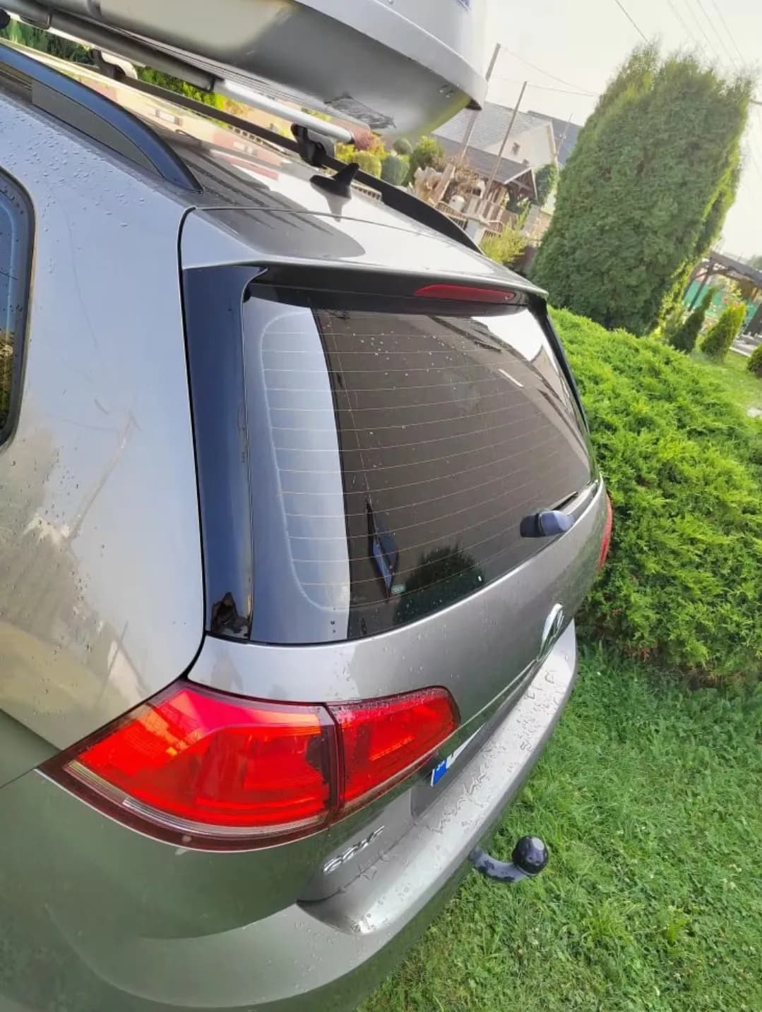 Okrasne plastike zadnjega spojlerja Golf MK7/MK7.5 (HB/Variant) 3