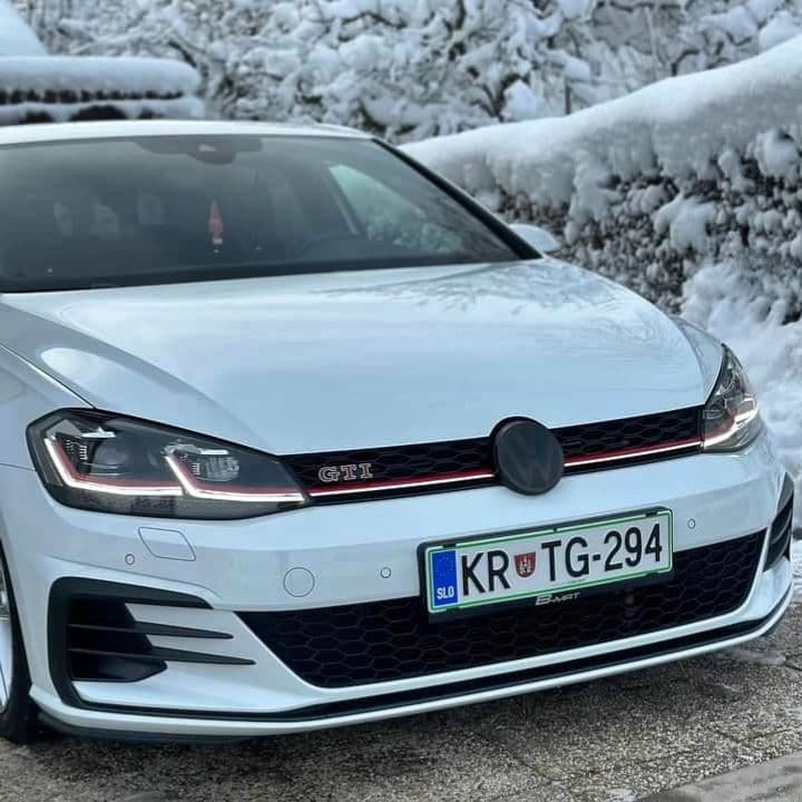 ČRNI EMBLEMI VW Golf MK7.5 (samo sprednji)