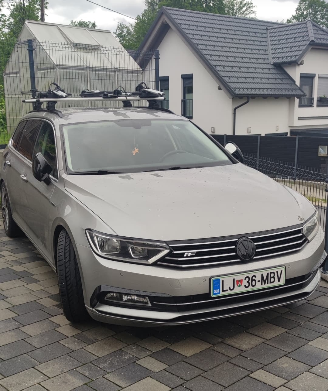 Črni emblemi vw passat b7 copy